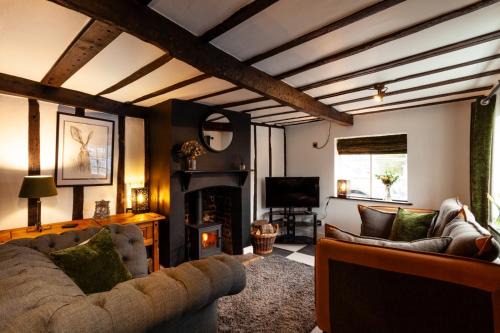 2 Bedroom Cottage in Debenham - The Old Toll House