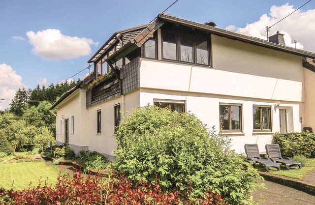 2 bedroom cozy apartment in Duppach