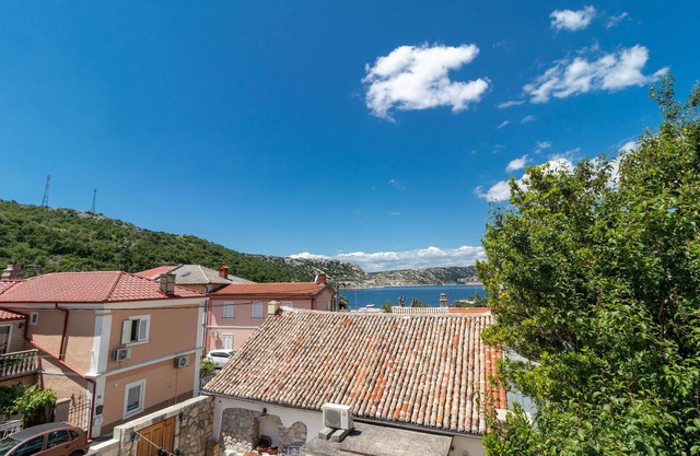 2 bedroom cozy home in Bakarac