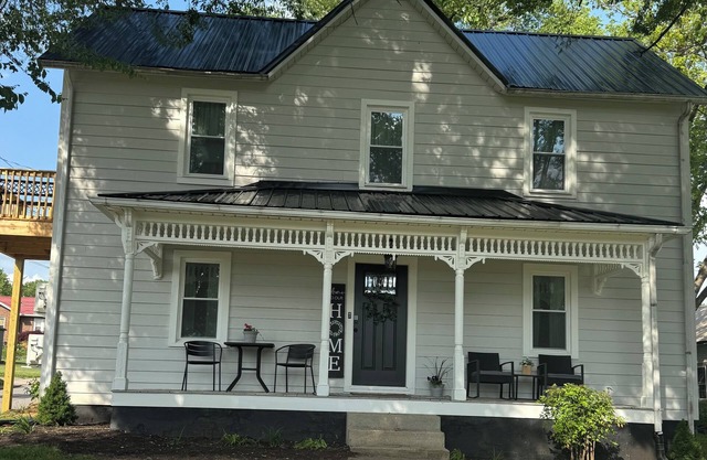 2 Bedroom Downtown Greeneville- Park Place