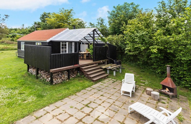 2 bedroom gorgeous home in Glesborg