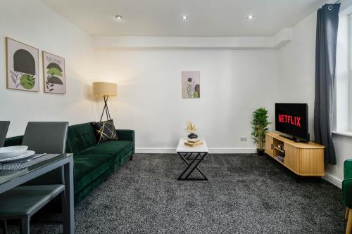 2 Bedroom Home Leeds Contractor Stay Free Parking WIFI & Netflix
