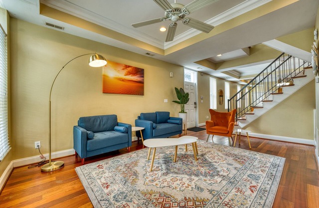 2 Bedroom Home with Parking Near Johns Hopkins