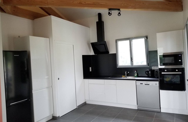 2-bedroom house facing the Pyrenees
