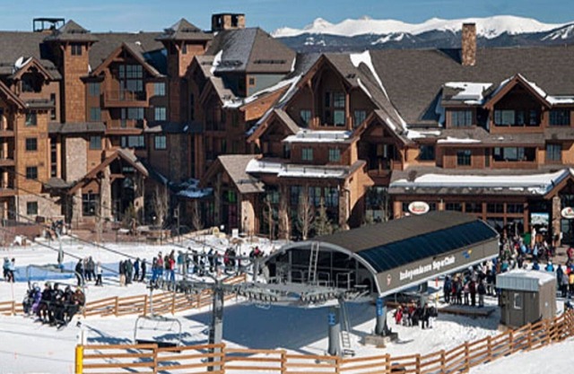 2 Bedroom Lockoff with Independence Superchair and Gondola in its Backyard!