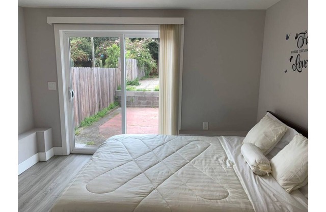2-bedroom lower unit Border from San Francisco
