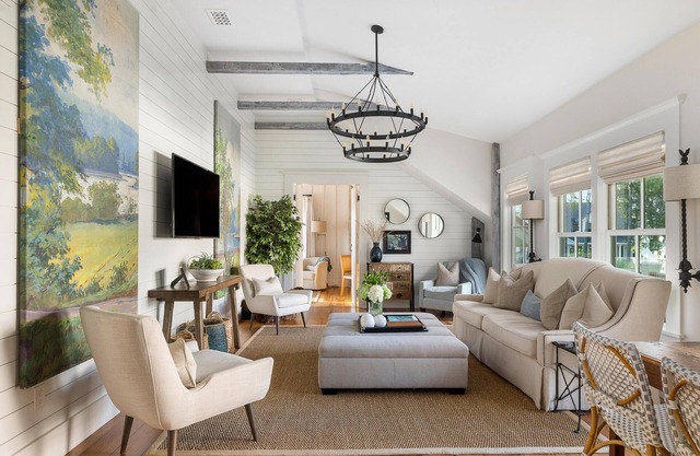 2-BEDROOM LUXURY PALMETTO CARRIAGE HOME with Full Kitchen and River Views