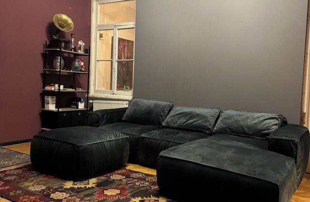 2 Bedroom Modern, Cozy Flat in Old Tbilisi!