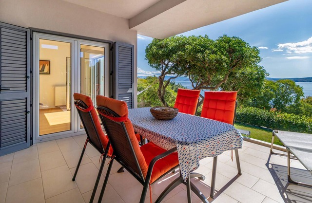 2 bedroom nice apartment in Crikvenica