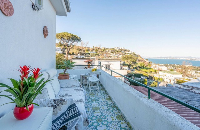 2 bedroom nice apartment in Ischia