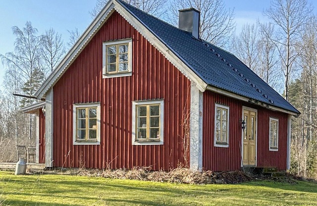 2 bedroom nice home in Småland