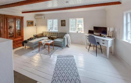 2 Bedroom Nice Home In Tyringe