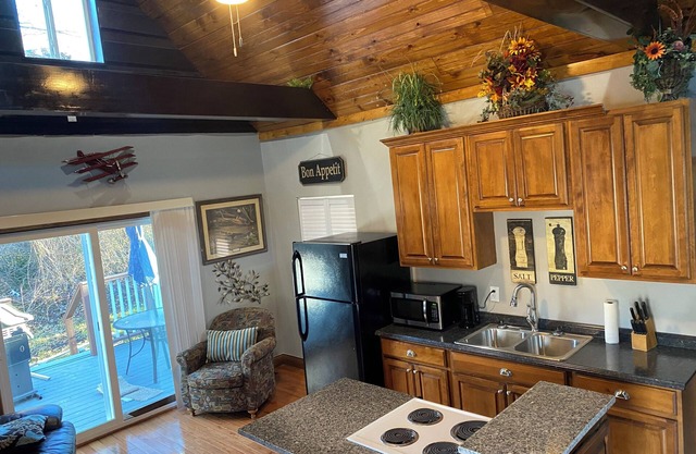 2-bedroom with a loft . Only a block away from the ATV/hiking trails !