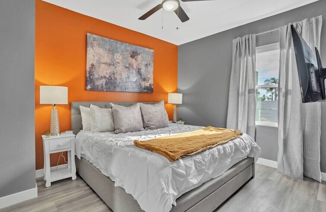 2-Bedrooms-2-Balconies-Walk-2-Everything-W/D