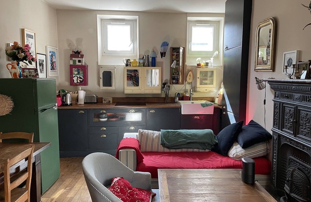 2 bedrooms apartment, Buttes Chaumont 75019 Paris
