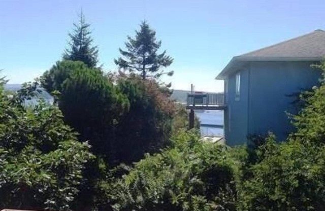 2 Blocks to Bayfront! Sleeps 8, 4 Bed 3 Bath n Availability in September