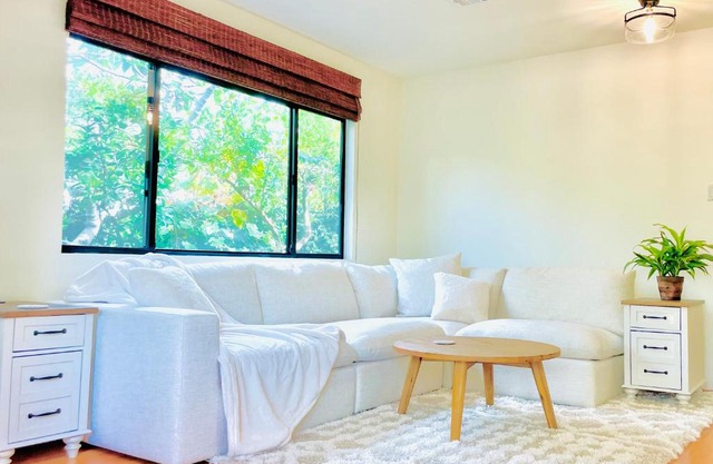 2 BR 2 BA - Eco House and Garden Vacation Retreat and Remote Workspace for Families, Couples and Solo Travelers in Coveted Culver