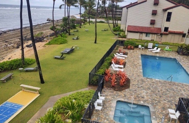 2 BR Condo @ Oceanfront Resort Kapaa Shore