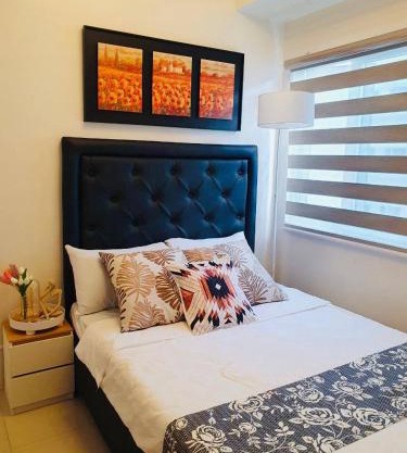 2 Br CONDO Vine Residences Quezon City with POOL WIFI Karaoke BOARD GAMES NETFLIX