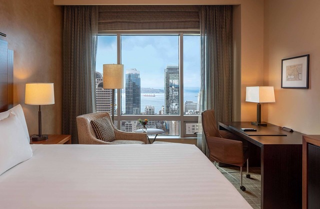 2 Connecting Suites at a 4.5⭐️ Hotel