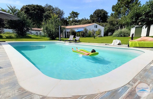 2 gites in a green setting