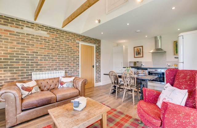 2 Hilltop Cottages - Two Bedroom House, Sleeps 4