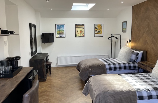 2 hours use of luxury Trackman Golf Studio included, 3 miles from Old Course