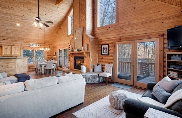 2 King Masters, Game Room, Fire Pit, Views