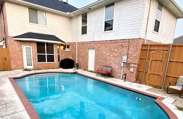 2 KingMaster! Arcade! Pool! 2GameRooms! Grill!