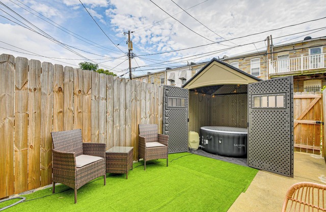 2 Mi to Dtwn Baltimore: Bright Townhome w/Patio