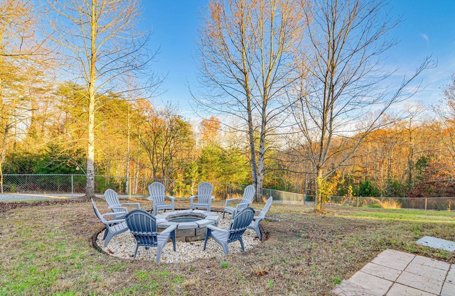 2 Mi to Lake Cumberland Access: Home w/Grill