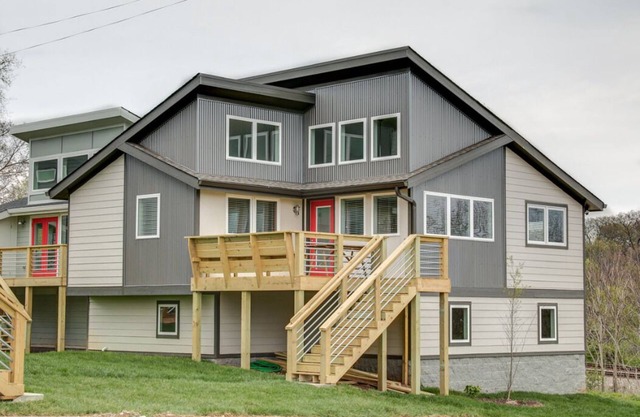 2 miles to Downtown/2 Private Baths/ Perfect for Couples/2 miles 2 Broadway