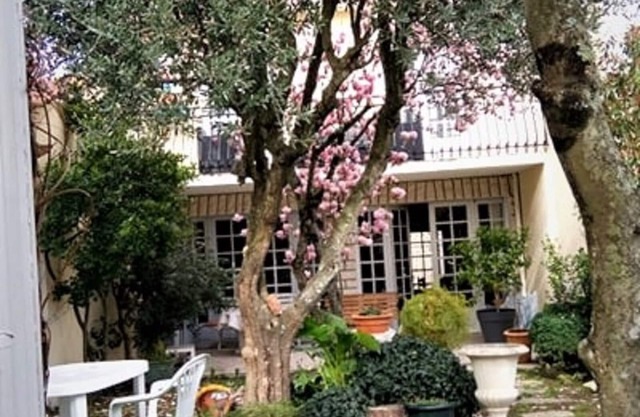 2 minutes from town center and Atlantic beach access