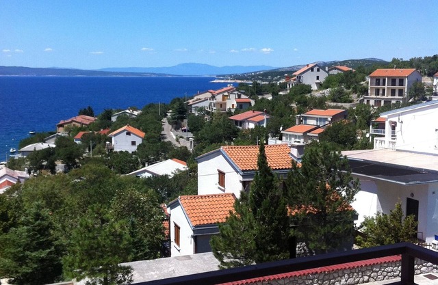 2 minutes to the beach with beautiful sea views