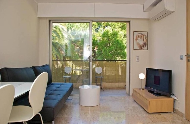 2 pcs apartment in the center of Cannes