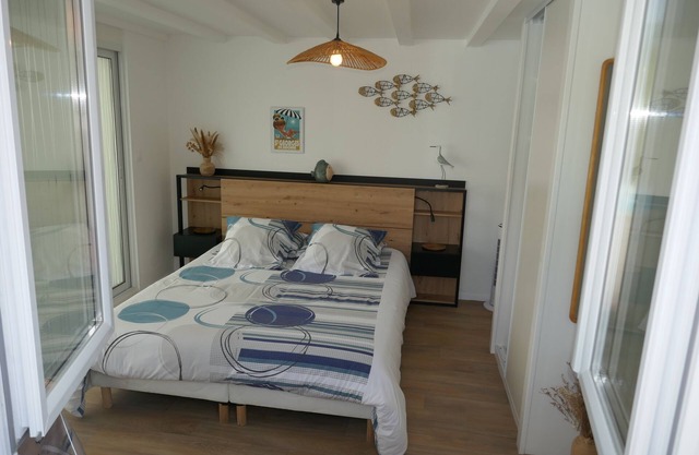 2-person self-contained studio gite in a quiet location near the beach!