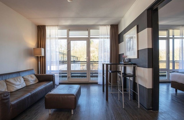 2 Quaint Rooms with Easy Access to Arnhem Cultural Sites, Near Museum Arnhem