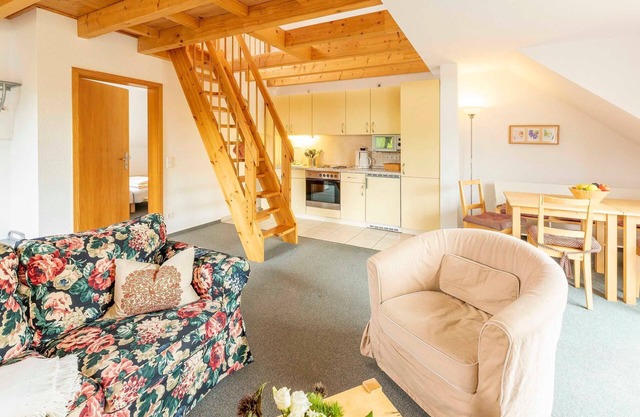 2-room vacation apartment, 6 persons, balcony, upper floor (3) - Müritzparadies - Feriendorf