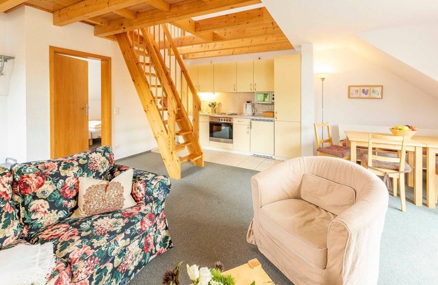 2-room vacation apartment, 6 persons, balcony, upper floor (14) - Müritzparadies - Feriendorf