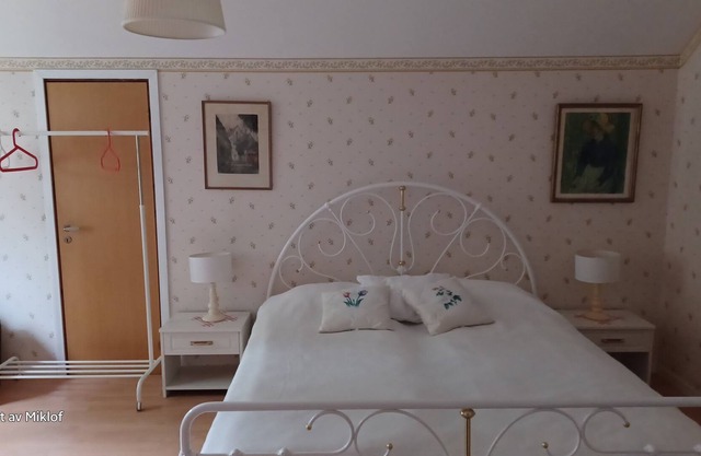 2 rooms + kitchen.