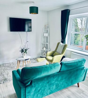 2 x Dover Ferry Apartments - sleep 8 with private terrace and castle views