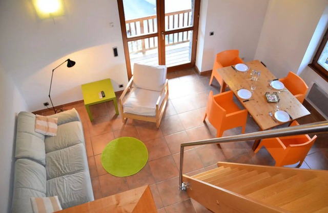 2 Zimmer Zwischengeschoss 4 Personen, 50m2 + 10m2 - Dorfzentrum
