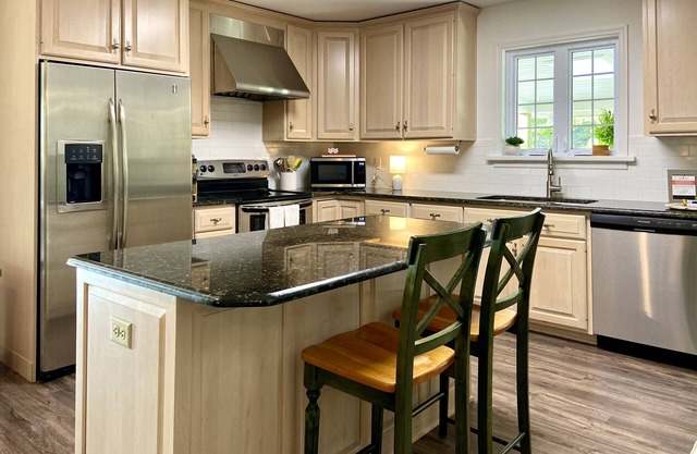 < 20 minutes from Bucknell. 4 minutes from Routes I-80 & 180.