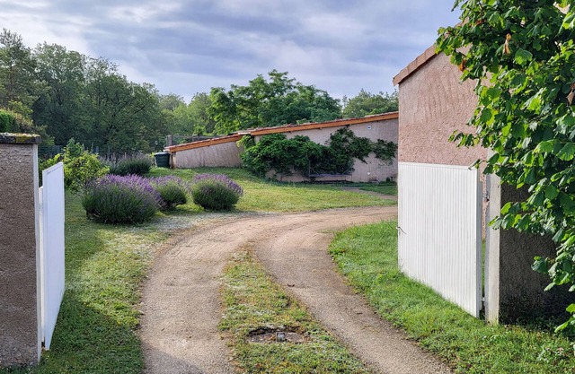 20 minutes from Futuroscope and close to the Moulière forest.