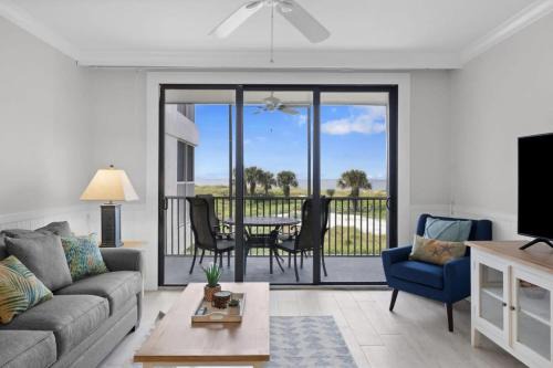 2004 Beach Villa - Captiva Two Bedroom Premier Beachfront Residence