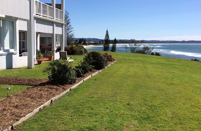21 The Quarterdeck Stylish waterfront accommodation