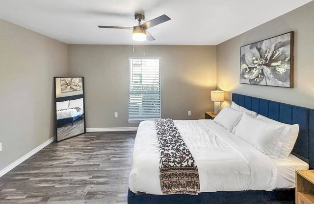2107 · Cozy Addison Apt, Free Park Wi-Fi, Pool & Gym