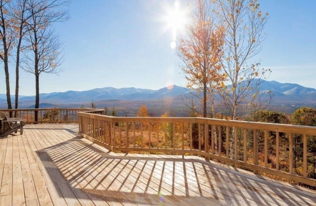 212 Stunning home with breathtaking views, outdoor cedar sauna, great location! Skiing!