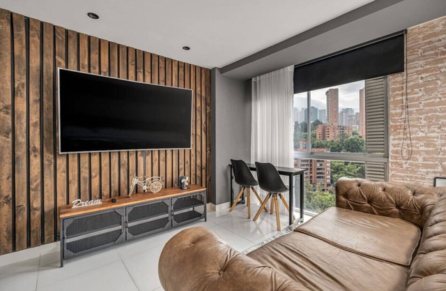 21th floor modern apartment close to parque lleras