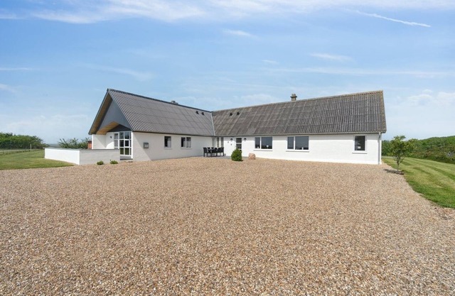 220 m2 holiday home for 10 people with fjord view and wildlife bath
